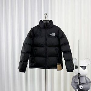 NWOT The North Face Women’s 1996 Retro Nuptse Puffer Jacket LARGE